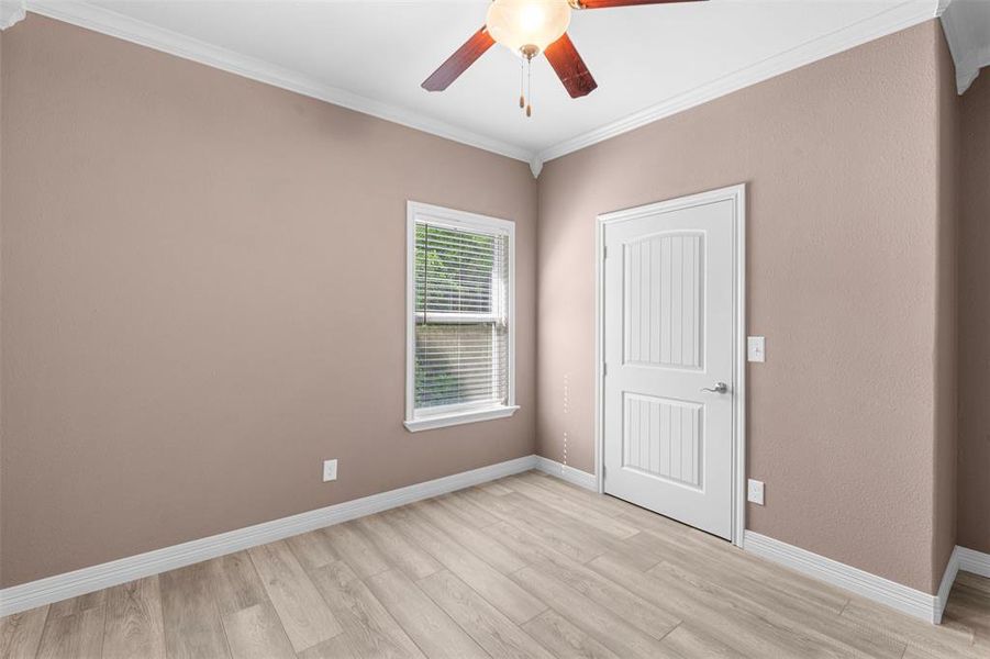 Spacious, unfurnished interior of a new home in , Corsicana (Image 16).