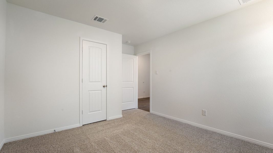 Spacious, unfurnished interior of a new home in Southgrove, Kyle (Image 17).