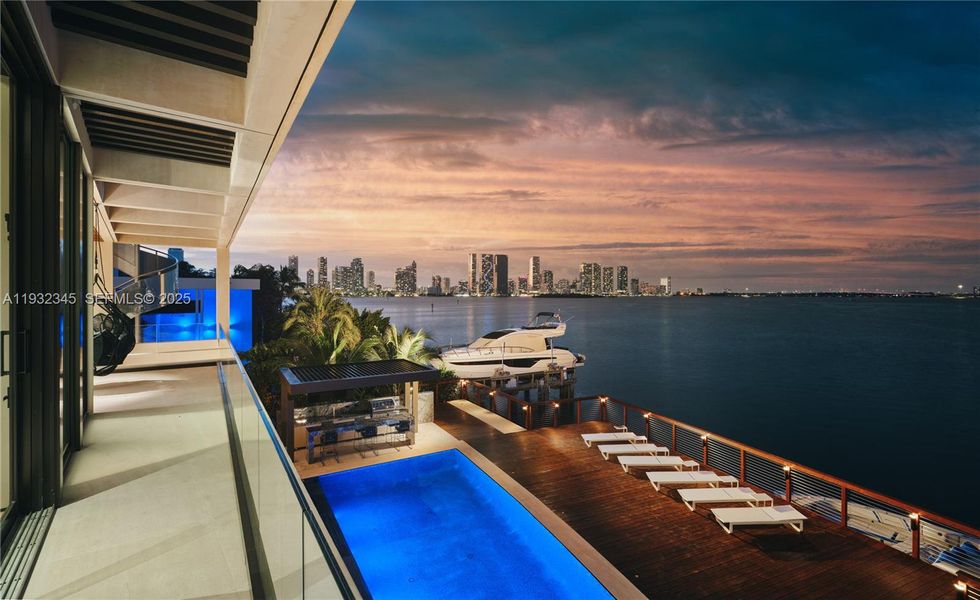 Condo located in Miami, FL showcasing its design and architecture (Image 3).