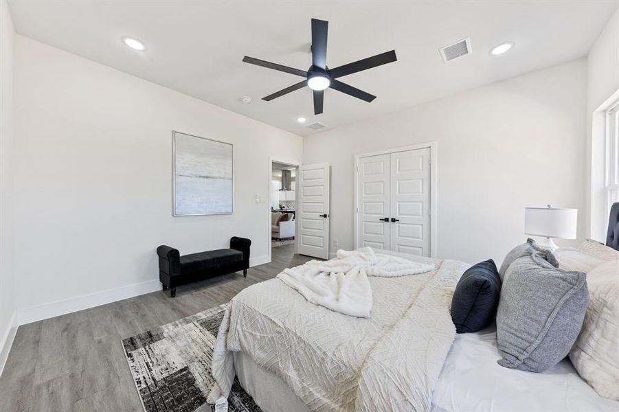 Furnished interior view inside a new home in , Gun Barrel City (Image 11).