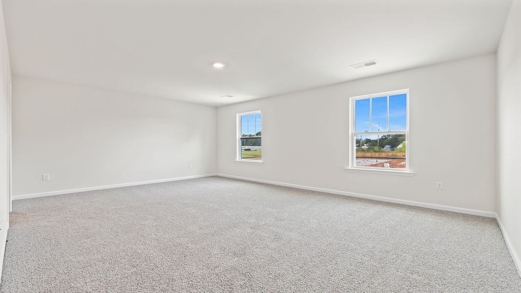 Spacious, unfurnished interior of a new home in Cascade Point, Seneca (Image 31).