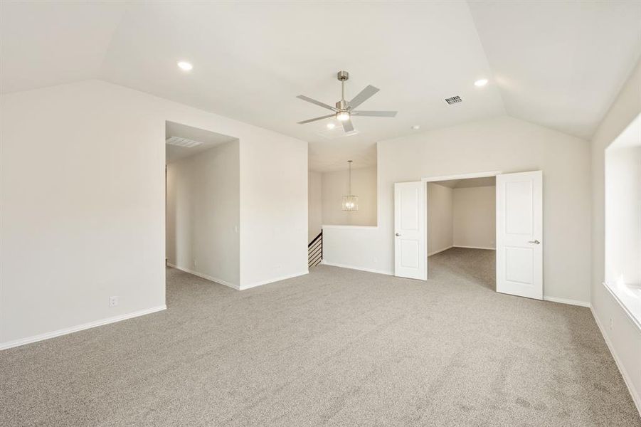 Spacious, unfurnished interior of a new home in Country Lakes Classic 60, Argyle (Image 28).