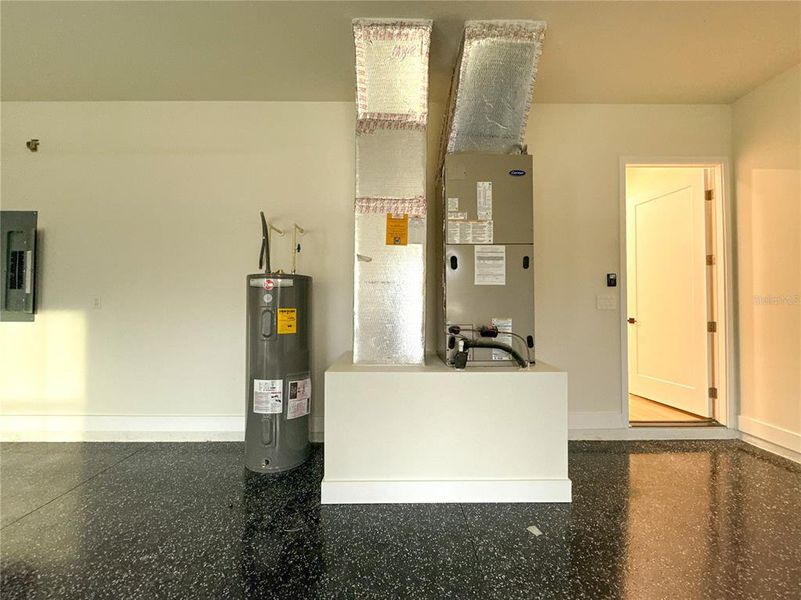 Furnished interior view inside a new home in , Dunnellon (Image 11).