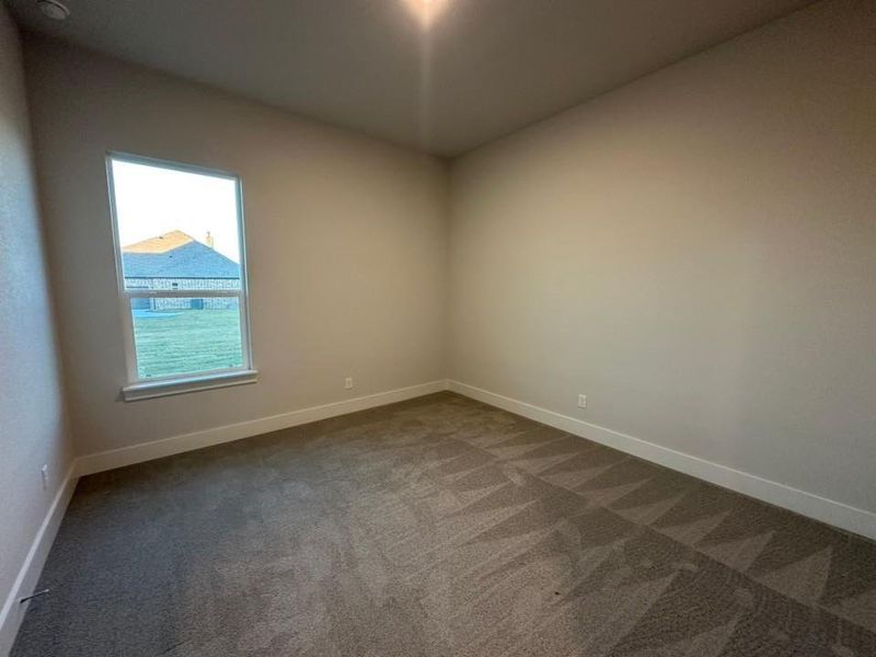 Spacious, unfurnished interior of a new home in Eagle Ridge Estates, Weatherford (Image 13).