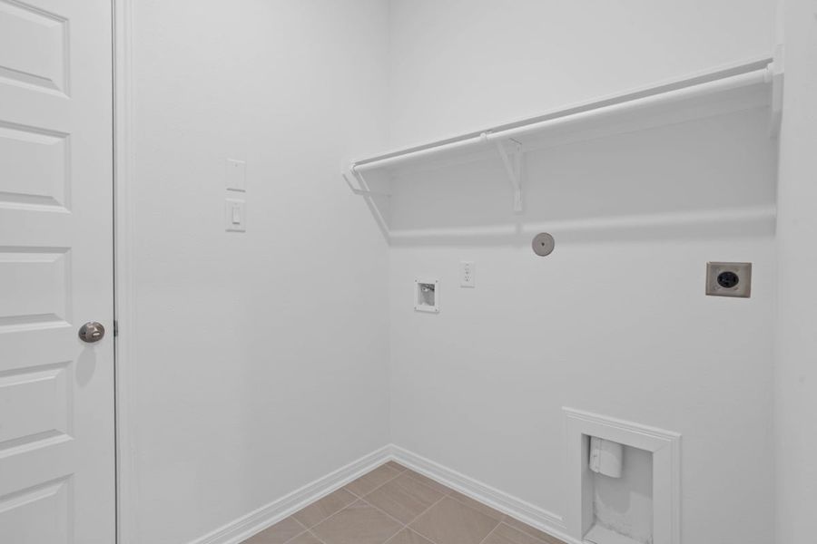 Spacious, unfurnished interior of a new home in Mustang Ridge, Magnolia (Image 19).