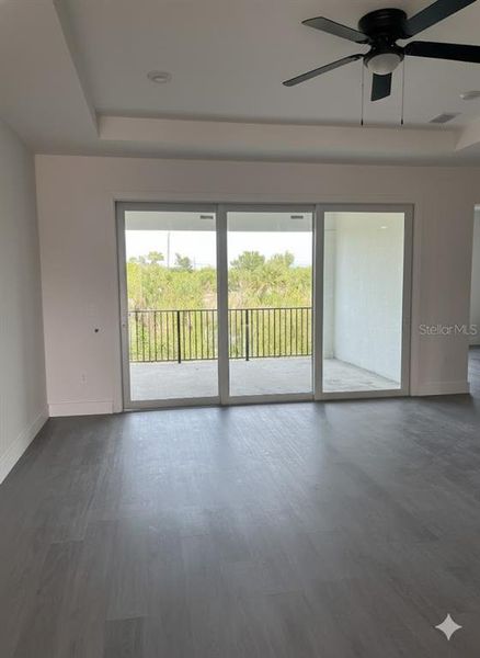 Spacious, unfurnished interior of a new home in , Port Charlotte (Image 8).