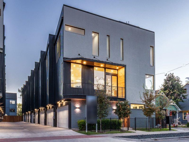 Condo located in Dallas, TX showcasing its design and architecture (Image 3).