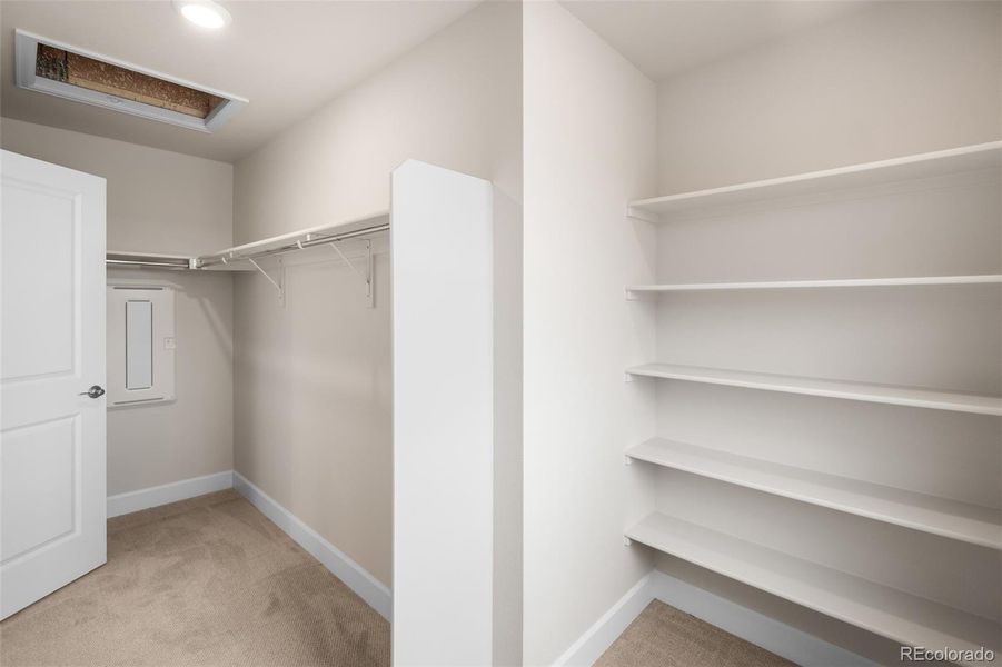 Spacious, unfurnished interior of a new home in , Castle Rock (Image 33).