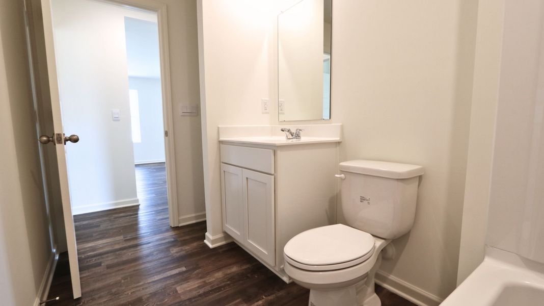 Furnished interior view inside a new home in Liberty, Panama City (Image 9).