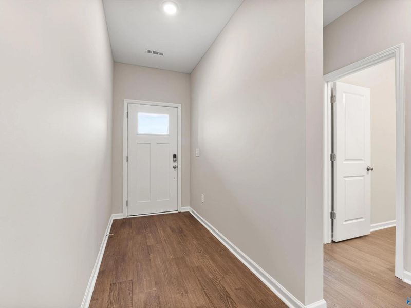 Spacious, unfurnished interior of a new home in Bailey Park, Fayetteville (Image 14).