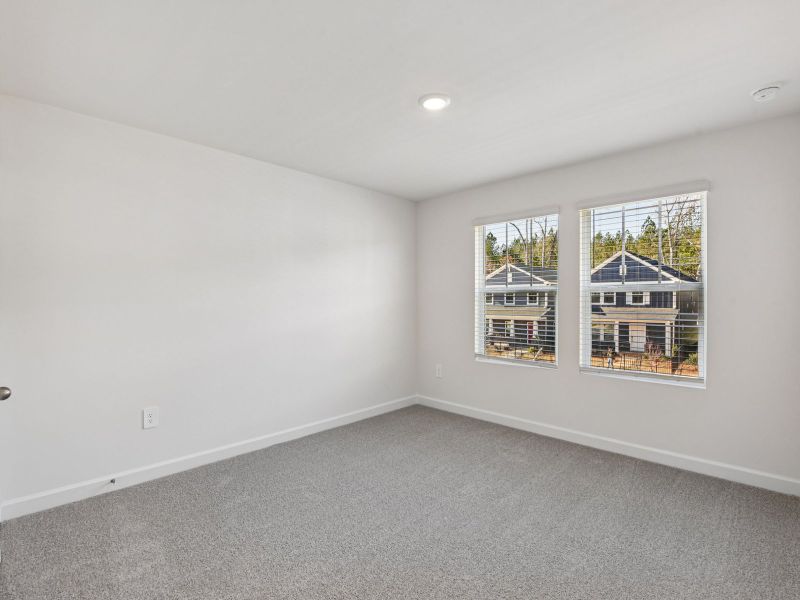 Spacious, unfurnished interior of a new home in Nolen Farm, Gastonia (Image 16).