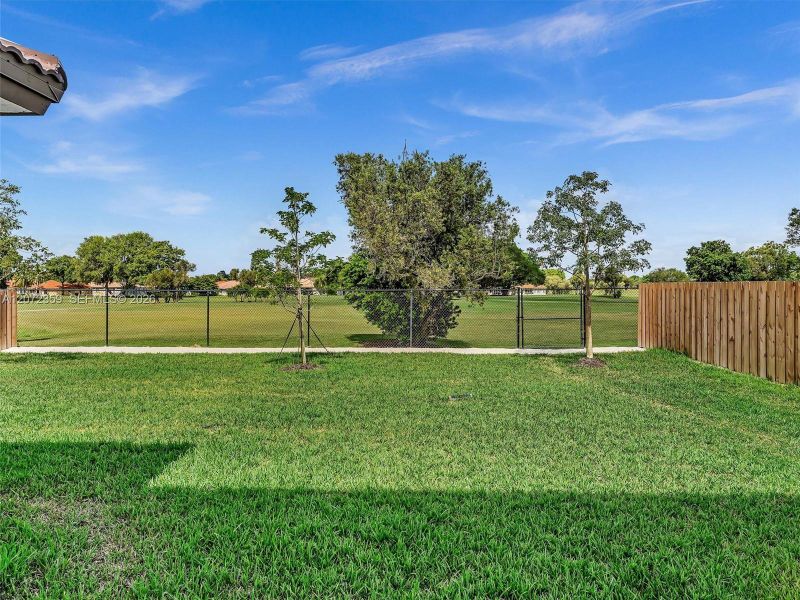 Exterior details and patio area of a home in , Homestead (Image 27).