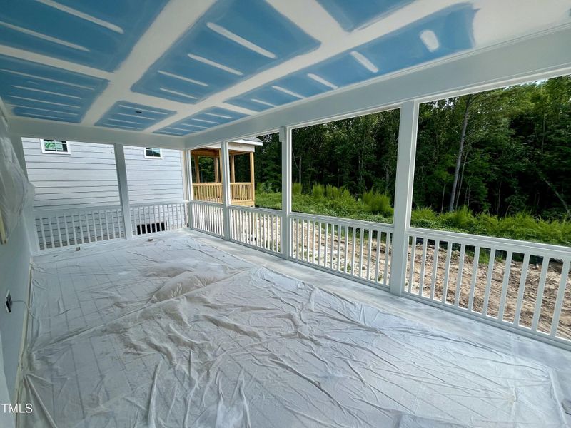 35EAF1DE-7F88-42A9-8A1B-F301F8AB44BE