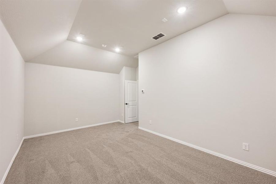 Spacious, unfurnished interior of a new home in Sonoma Verde, McLendon-Chisholm (Image 29).