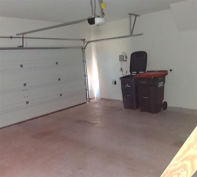 Spacious, unfurnished interior of a new home in , Anna (Image 8).