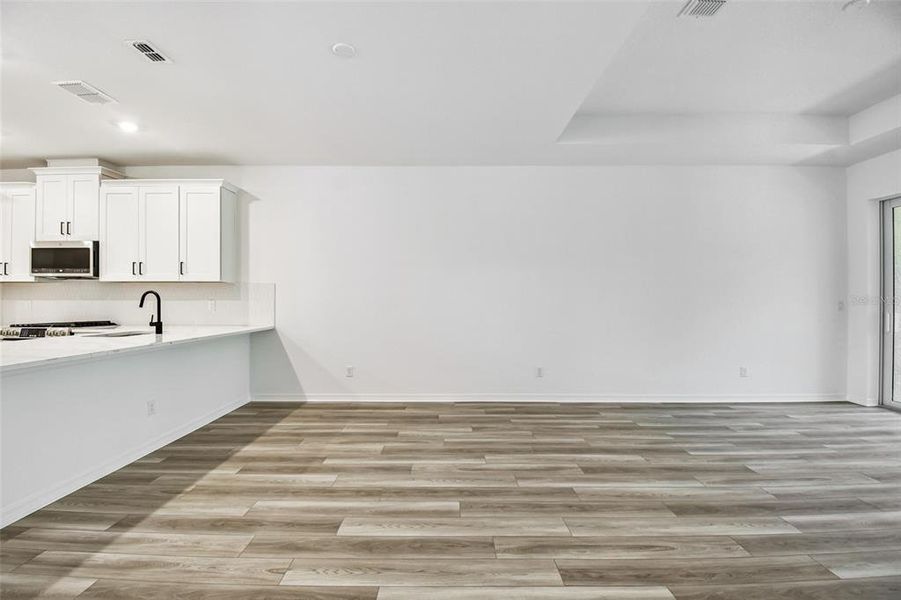 Spacious, unfurnished interior of a new home in Sweetwater at Lakewood Ranch, Lakewood Ranch (Image 18).