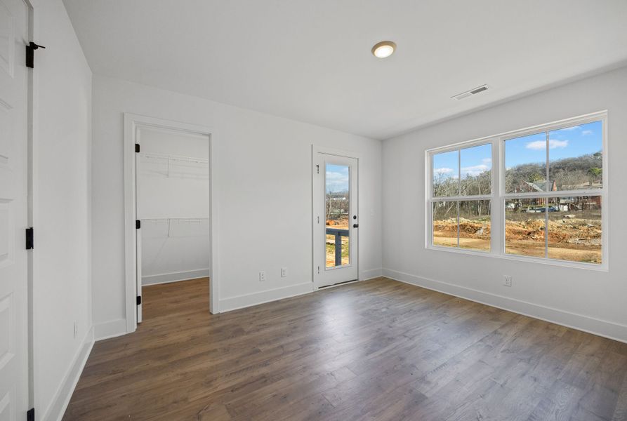 Representative unfurnished interior of a home built from the Gayle Townhome by Parkside Builders in The Parks of Mill Town, Chattanooga (Image 33).