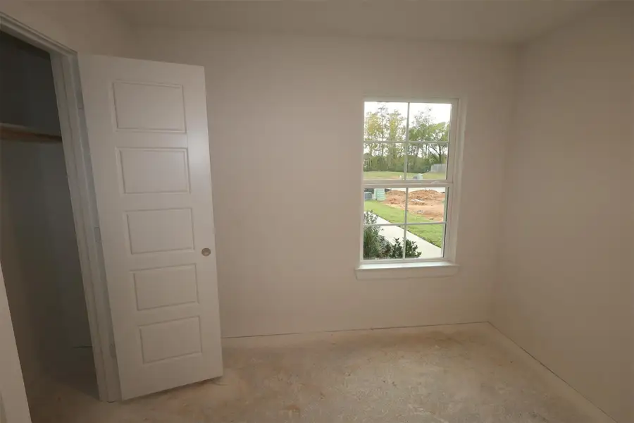 Spacious, unfurnished interior of a new home in Moran Ranch, Willis (Image 7).