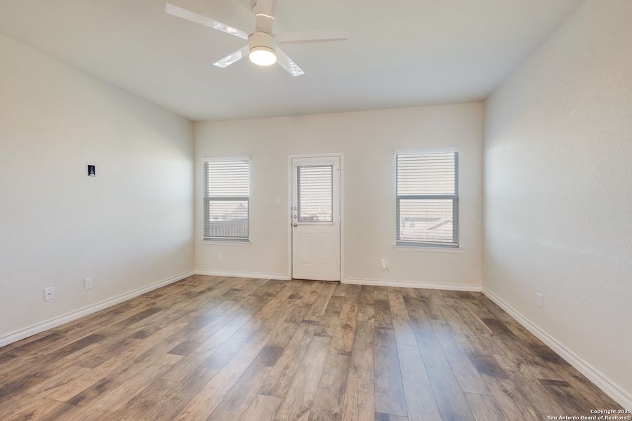 Spacious, unfurnished interior of a new home in Laurel Vistas, San Antonio (Image 30). Spacious, unfurnished interior of a new home in Laurel Vistas, San Antonio (Image 30).
