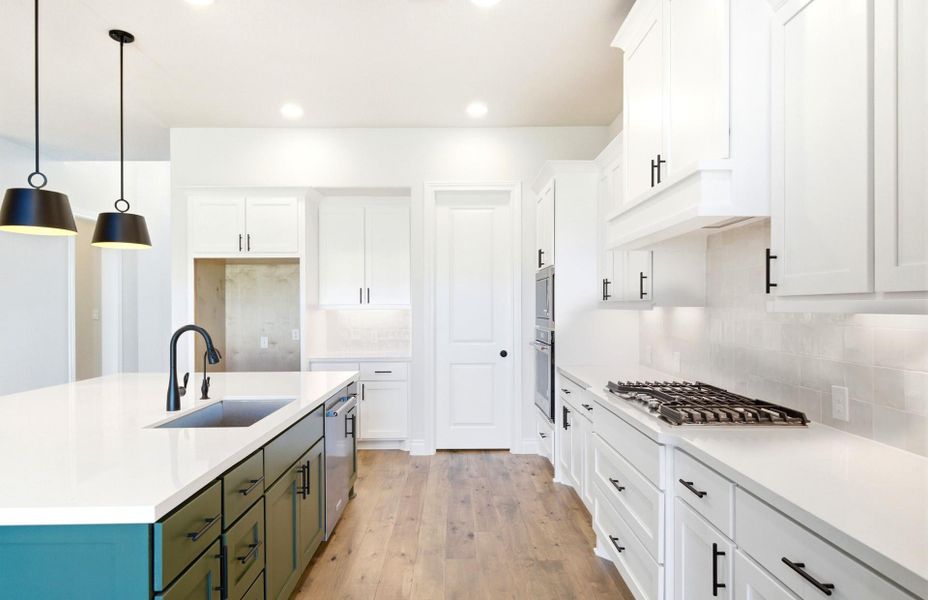 Furnished interior view inside a new home in The Highlands 55′, Porter (Image 12).