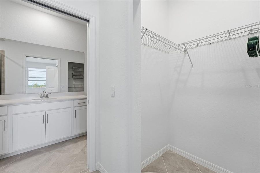 Spacious, unfurnished interior of a new home in , Punta Gorda (Image 23).