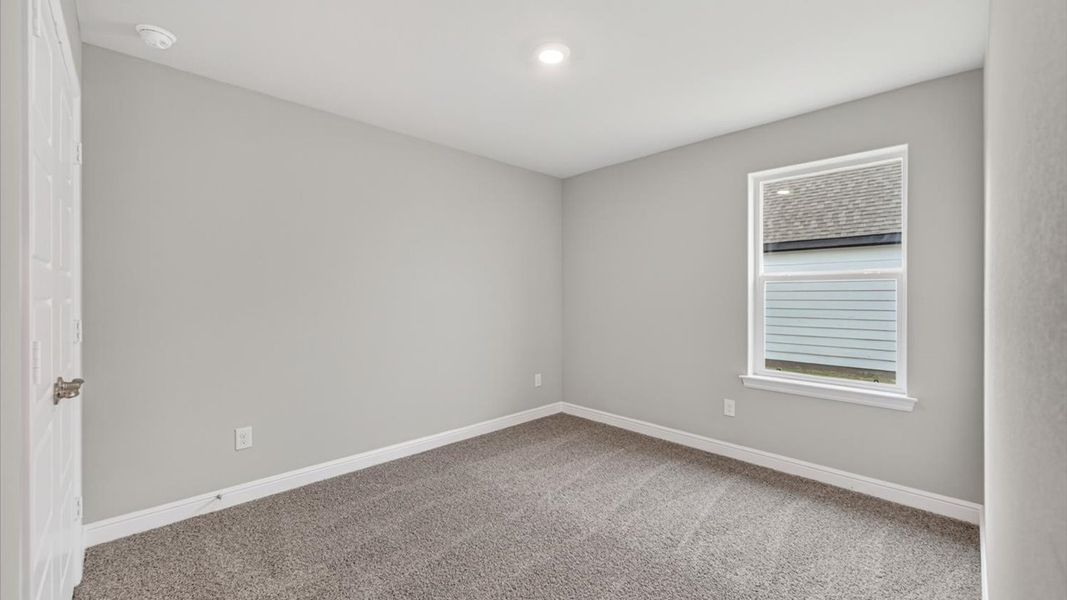 Spacious, unfurnished interior of a new home in Sandstone Estates, Granbury (Image 19).