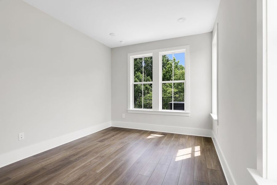Spacious, unfurnished interior of a new home in Echo Park, Suwanee (Image 29).
