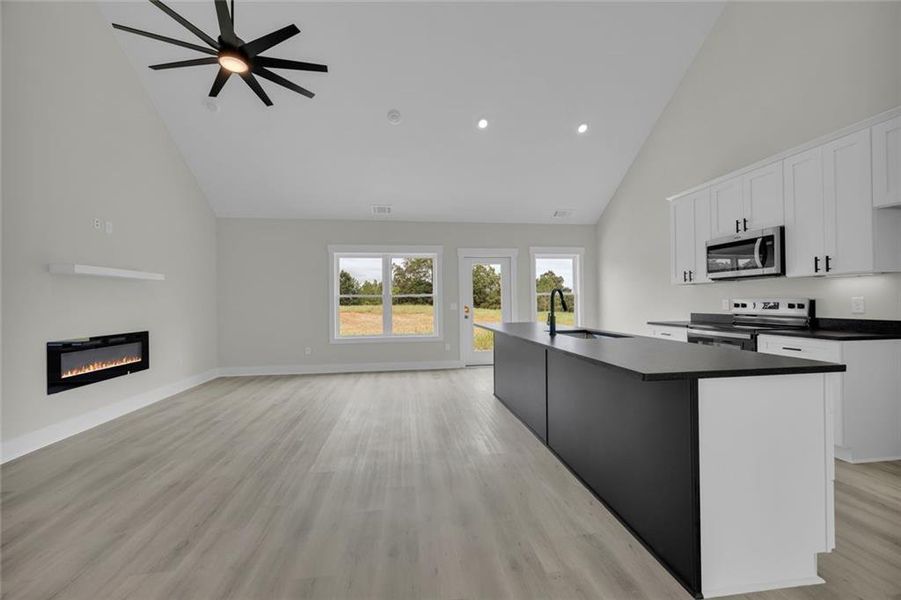 Spacious, unfurnished interior of a new home in , Toccoa (Image 22).