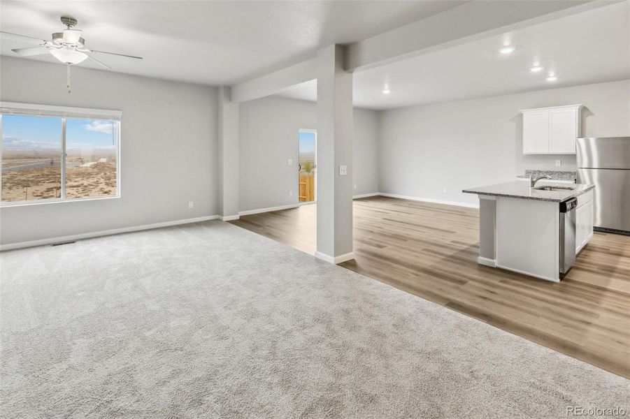 Spacious, unfurnished interior of a new home in Cottonwood Greens, Fort Lupton (Image 16).