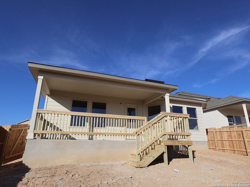 Exterior details and patio area of a home in Hunters Ranch, San Antonio (Image 22).