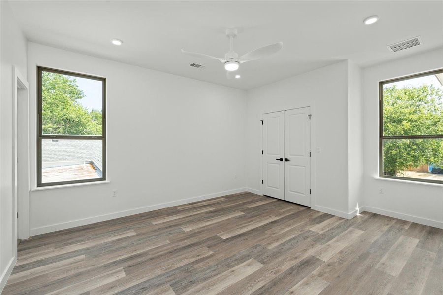 Spacious, unfurnished interior of a new home in , Smithville (Image 26).
