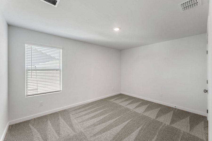 Spacious, unfurnished interior of a new home in Highland Ridge, New Braunfels (Image 38).