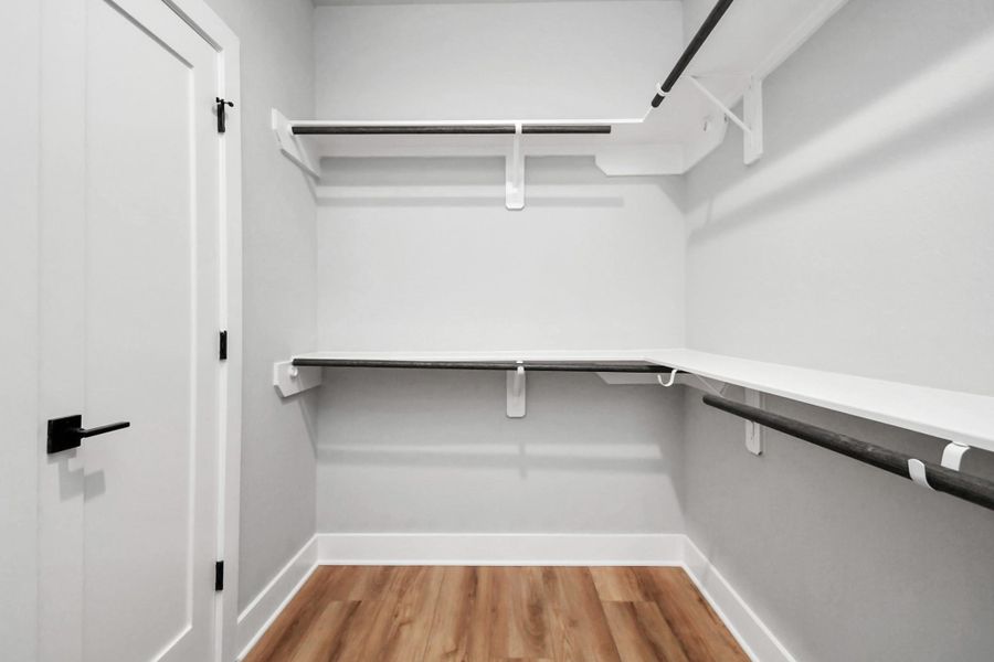 Spacious, unfurnished interior of a new home in , Houston (Image 14).