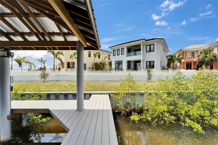 Exterior details and patio area of a home in , Apollo Beach (Image 43).