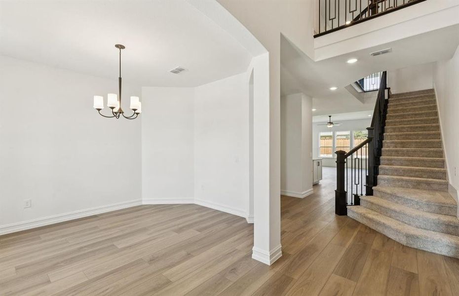 Spacious dining area Spacious dining area
