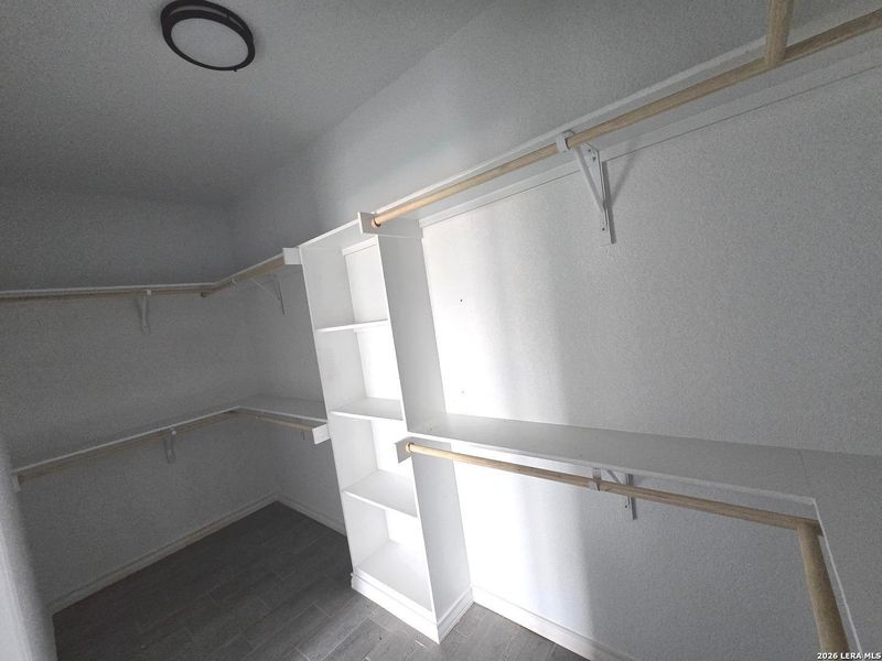 Spacious, unfurnished interior of a new home in , Natalia (Image 8).