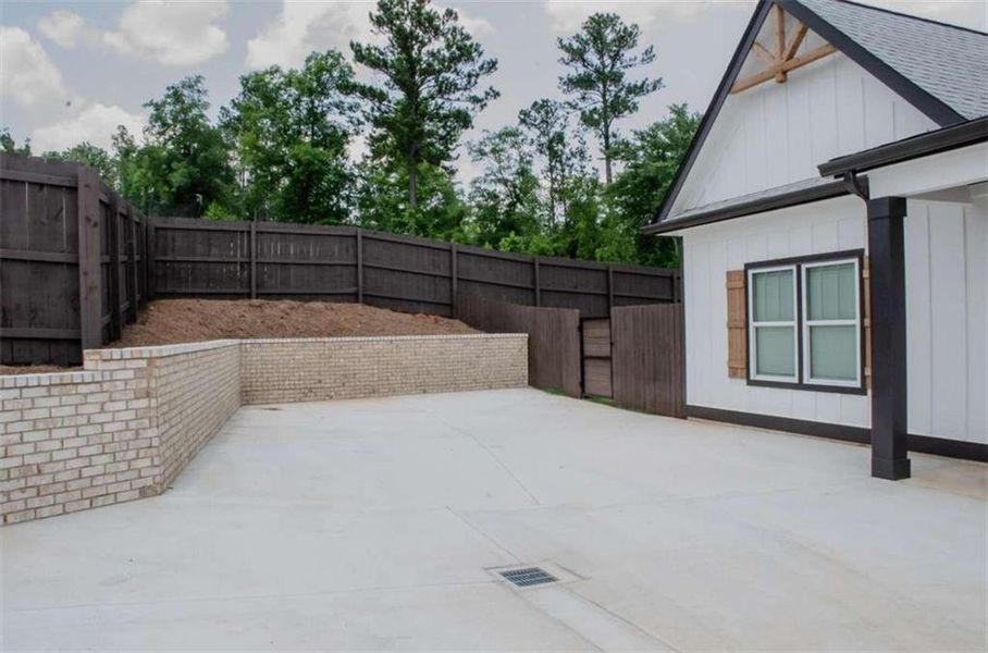 Exterior details and patio area of a home in , Mansfield (Image 22).