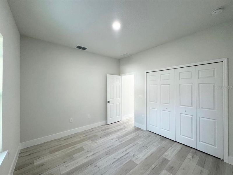 Spacious, unfurnished interior of a new home in , Citrus Springs (Image 14).