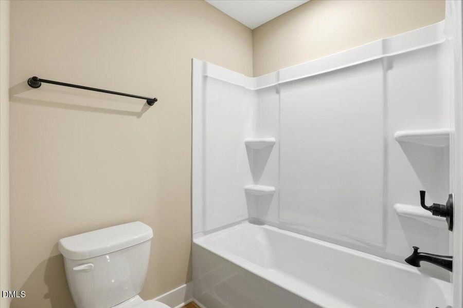 30-402 W James St-30 30-402 W James St-30