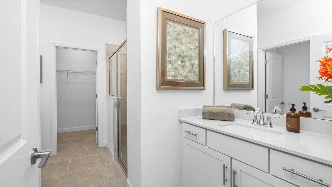 9282 Orchid Owners Bath 2of2 Base3