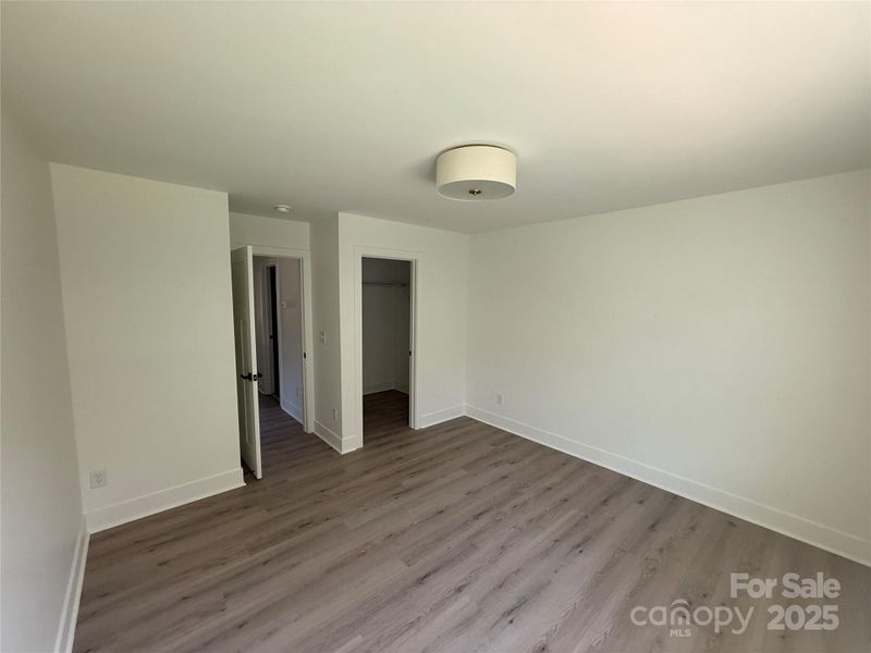 Spacious, unfurnished interior of a new home in , Mooresville (Image 20).