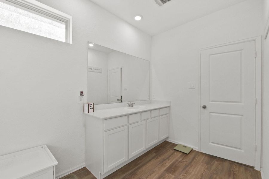 Furnished interior view inside a new home in , Conroe (Image 26).