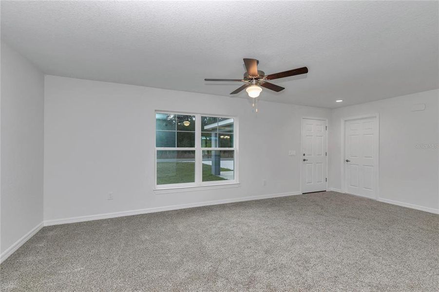 Spacious, unfurnished interior of a new home in , Ocala (Image 30).