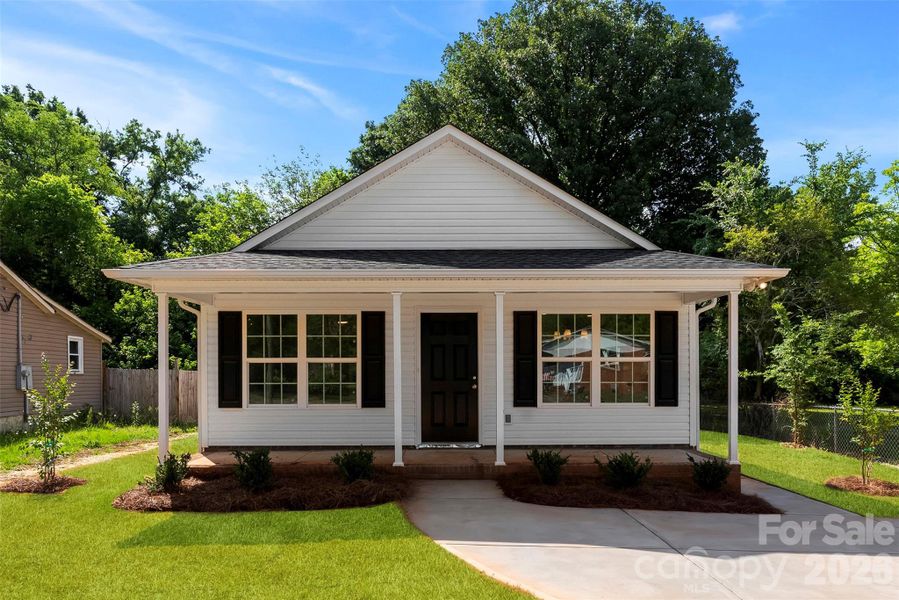 Front exterior of a new home in , Rock Hill, SC, highlighting curb appeal (Image 17). Front exterior of a new home in , Rock Hill, SC, highlighting curb appeal (Image 17).