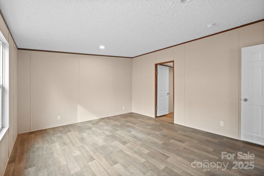 Spacious, unfurnished interior of a new home in , Lenoir (Image 7).