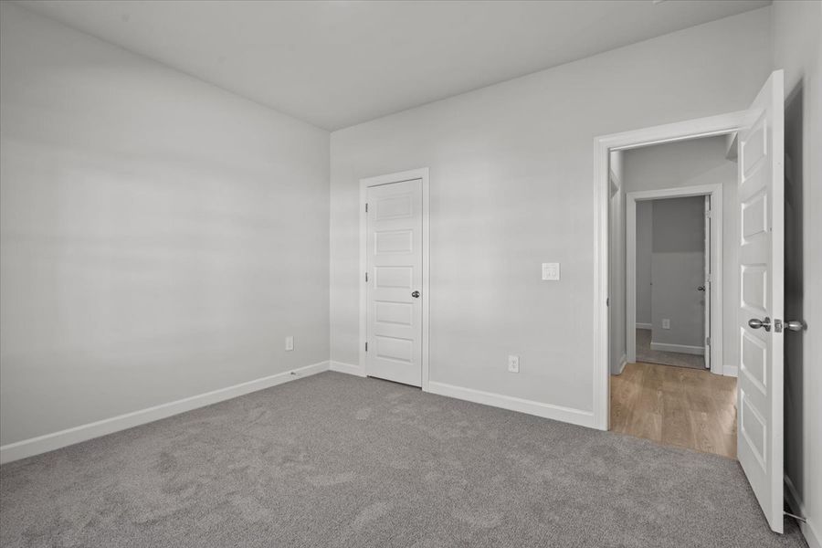 Spacious, unfurnished interior of a new home in Holland Park, Spartanburg (Image 14).