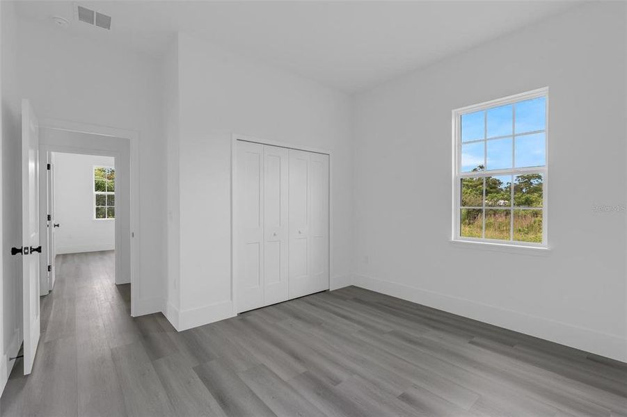 Spacious, unfurnished interior of a new home in , Ocala (Image 18).
