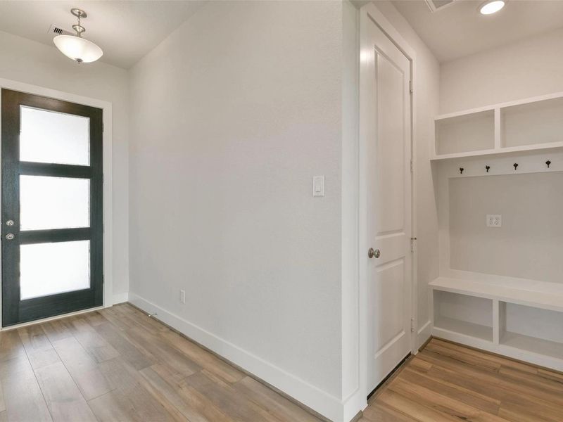 Spacious, unfurnished interior of a new home in Lago Mar, Texas City (Image 17). Spacious, unfurnished interior of a new home in Lago Mar, Texas City (Image 17).