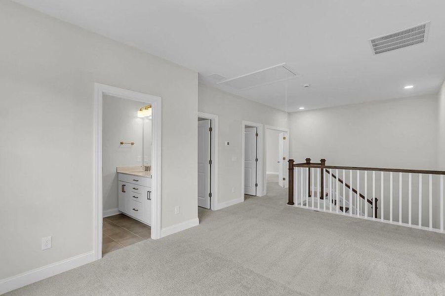 Spacious, unfurnished interior of a new home in Kings River Preserve, Hollywood (Image 13). Spacious, unfurnished interior of a new home in Kings River Preserve, Hollywood (Image 13).
