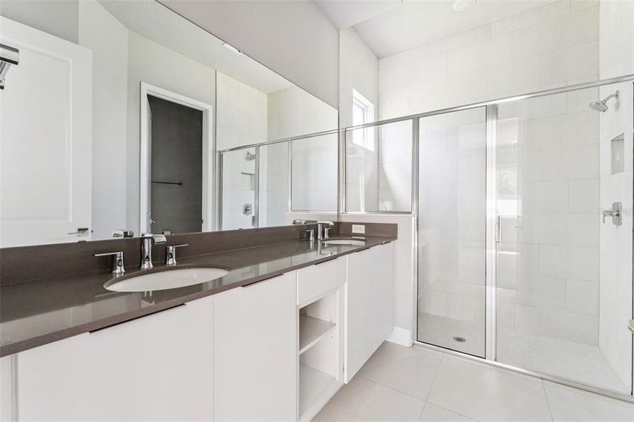 Furnished interior view inside a new home in , Kissimmee (Image 7).